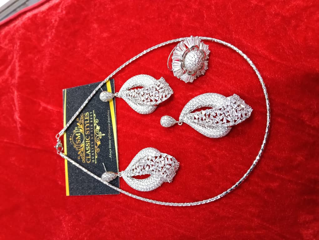 SM CLASSIC STYLES (tel... 08131072505)